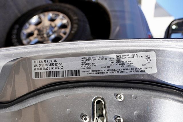 Used 2024 Silver Ram Laramie image 36