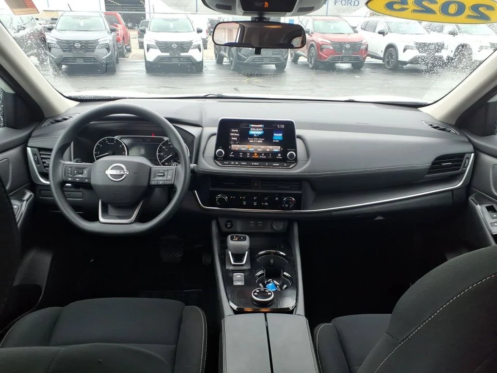 Used 2025 White Nissan S image 14