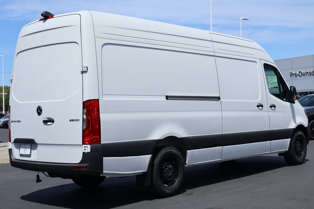 New 2026 Arctic White Mercedes-Benz Cargo 170 WB image 12