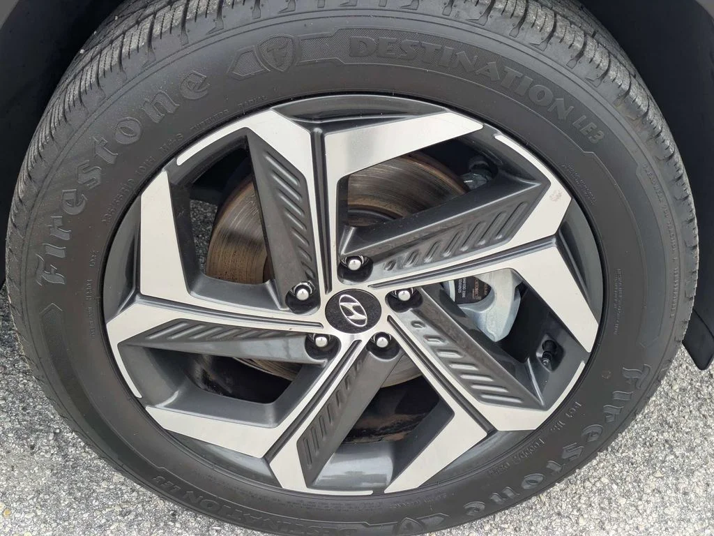 Used 2022 Gray Hyundai SEL image 11