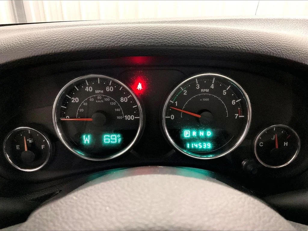 Used 2013 Black Jeep Unlimited Sahara image 24