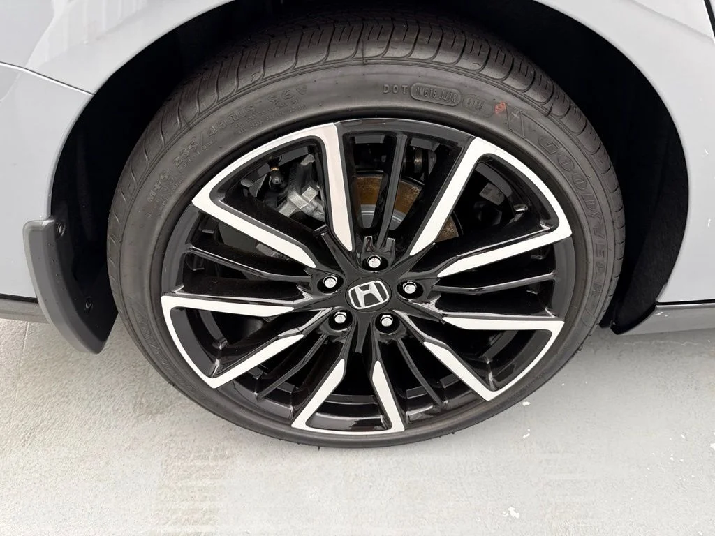 New 2026 Urban Gray Pearl Honda Touring image 12