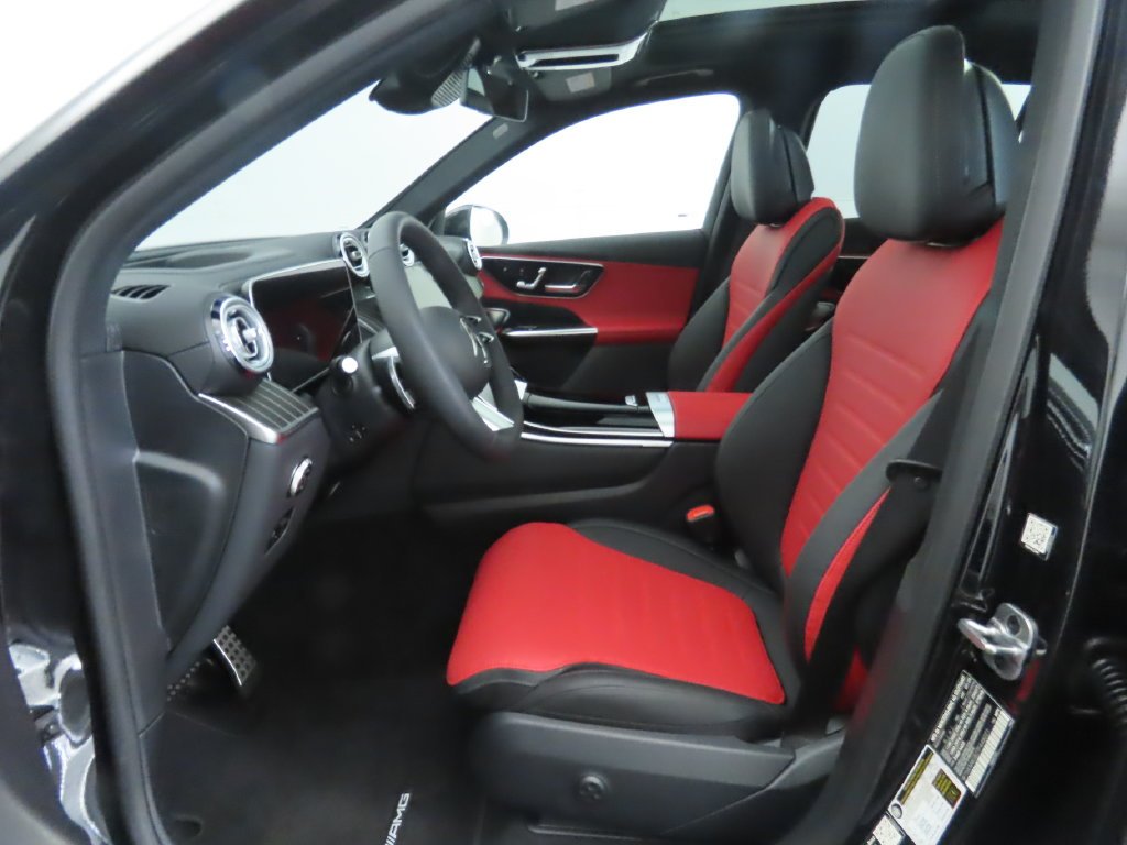 Used 2026 Obsidian Black Metallic Mercedes-Benz GLC 300 image 21