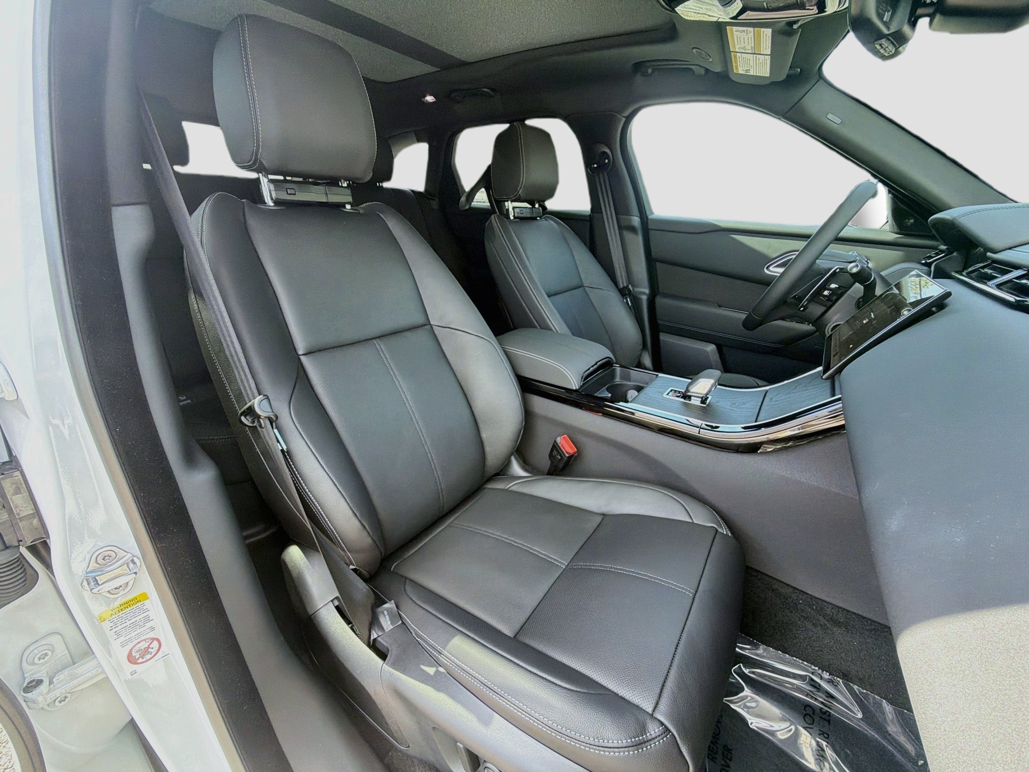 New 2026 Fuji White LAND ROVER  image 16