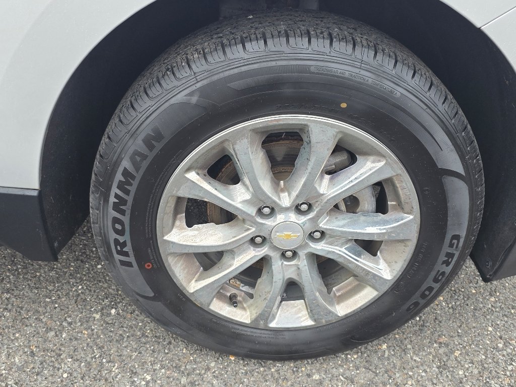 Used 2018 Silver Ice Metallic Chevrolet LT image 19