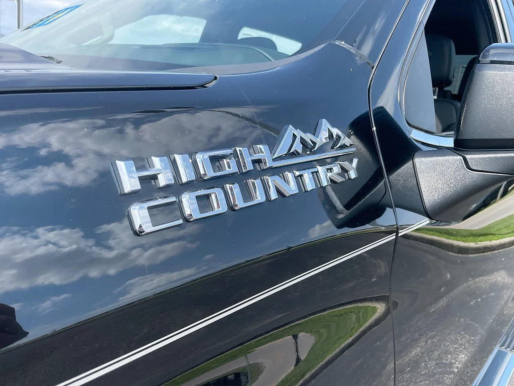 Used 2021 Black Chevrolet High Country image 33