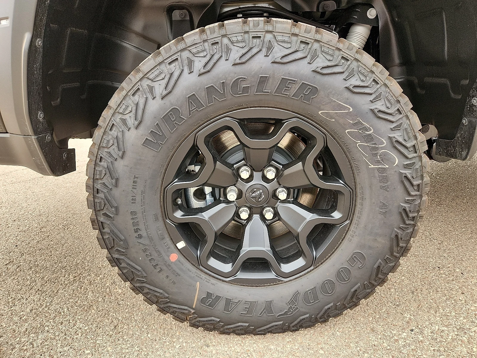 New 2026 Diamond Black Crystal Pearl-Coat  Paint Ram RHO CREW CAB 4X4 5