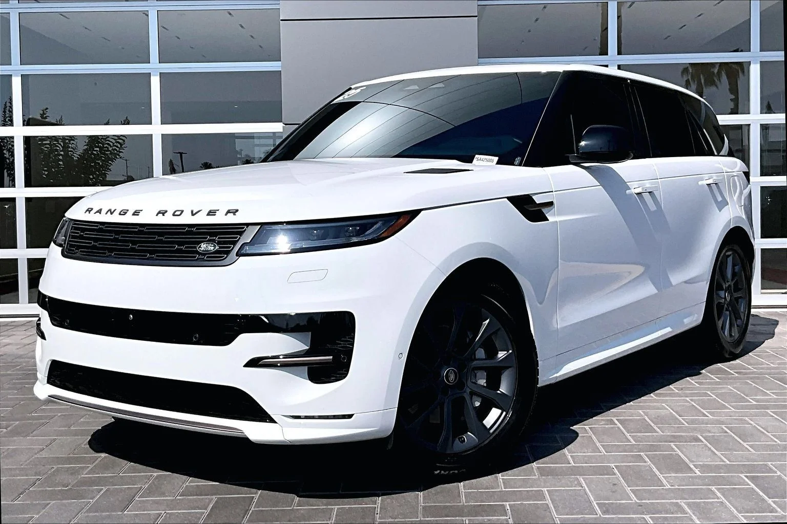 2025 Land Rover Range Rover Sport P460e PHEV Dynamic SE's photo