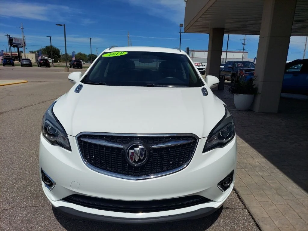 Used 2019 White Buick Essence image 2