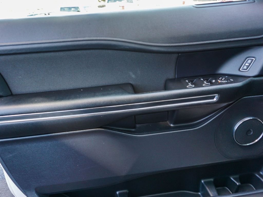 Used 2021 White Ford XL image 19