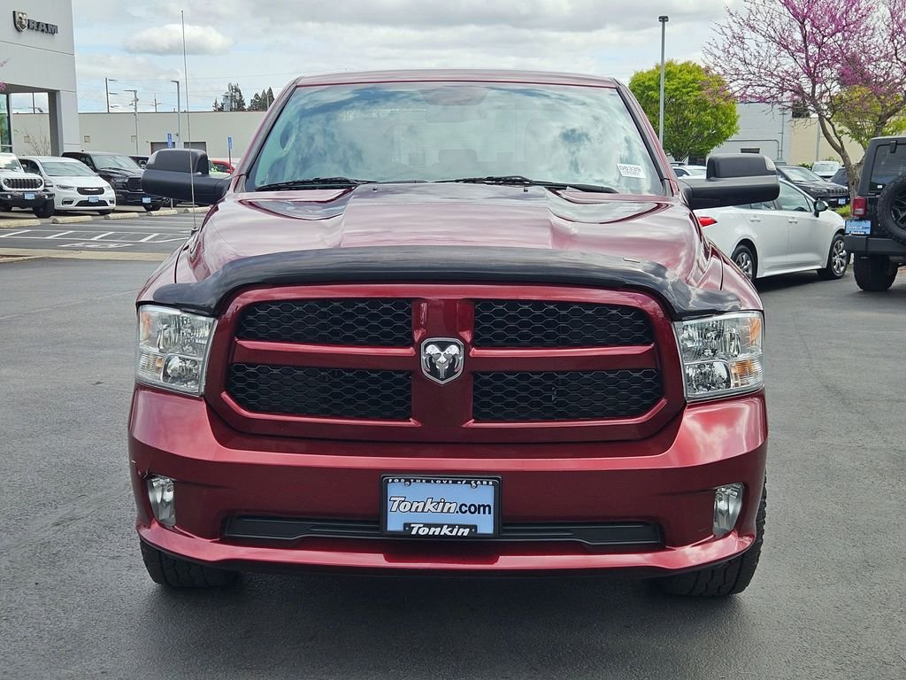 Used 2017 Delmonico Red Pearlcoat Ram Express image 9