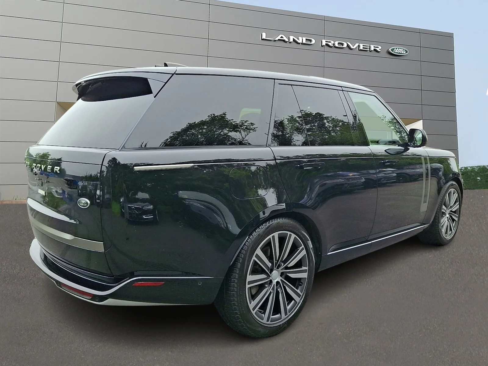 Certified Used 2023 Santorini Black Metallic - 1AG Land Rover P400 SE image 2