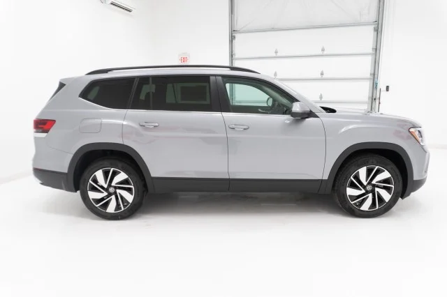 2026 Volkswagen Atlas SE w/Tech - Photo 7