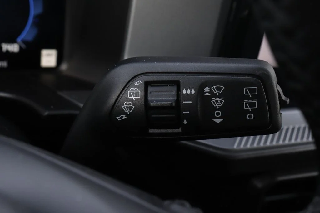 New 2025 Carbonized Gray Metallic Ford Outer Banks® image 31