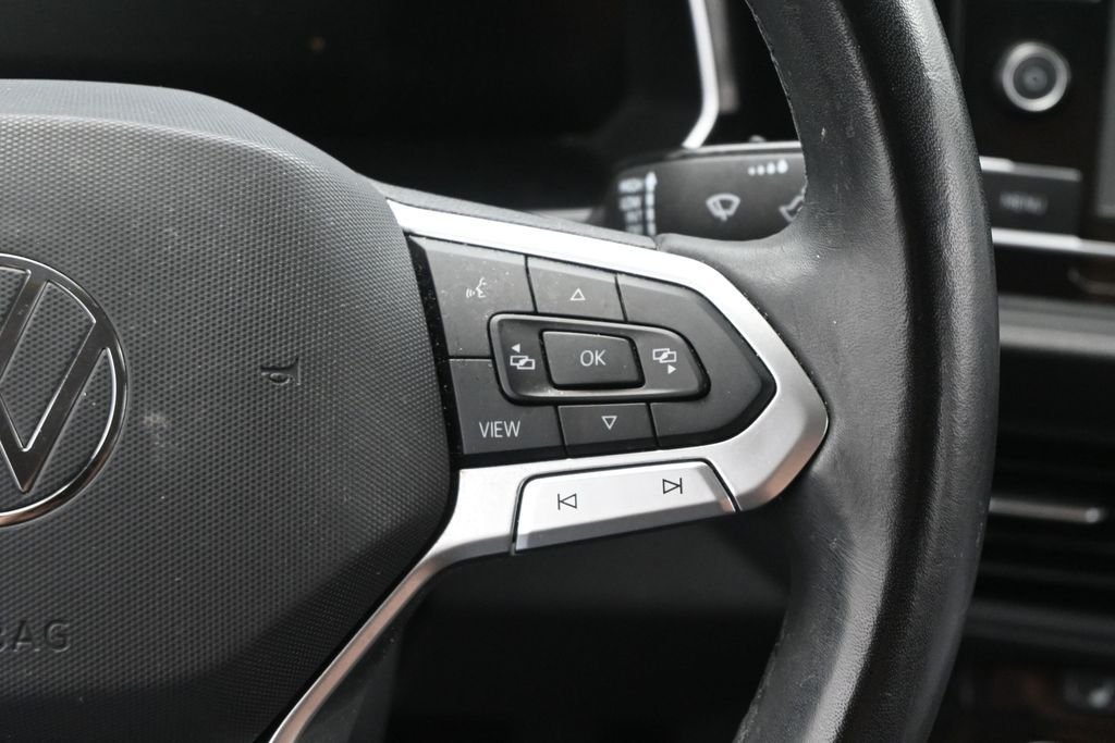 Used 2024 Black Volkswagen 1.5T SE image 19