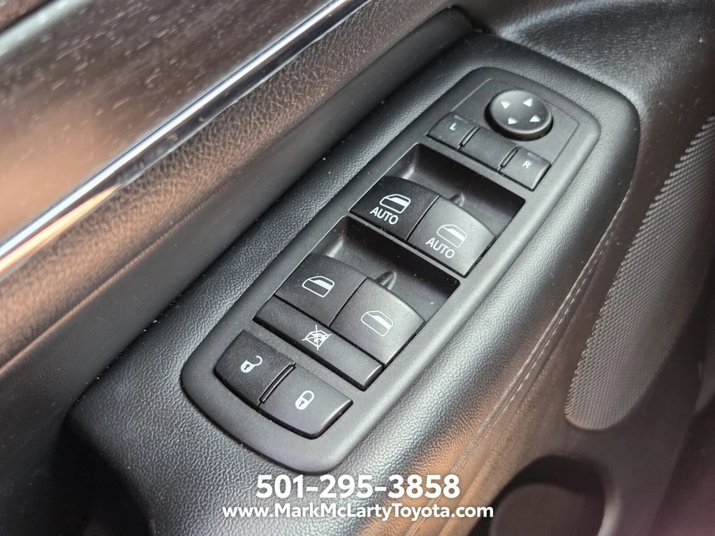 Used 2018 White Jeep Limited image 27