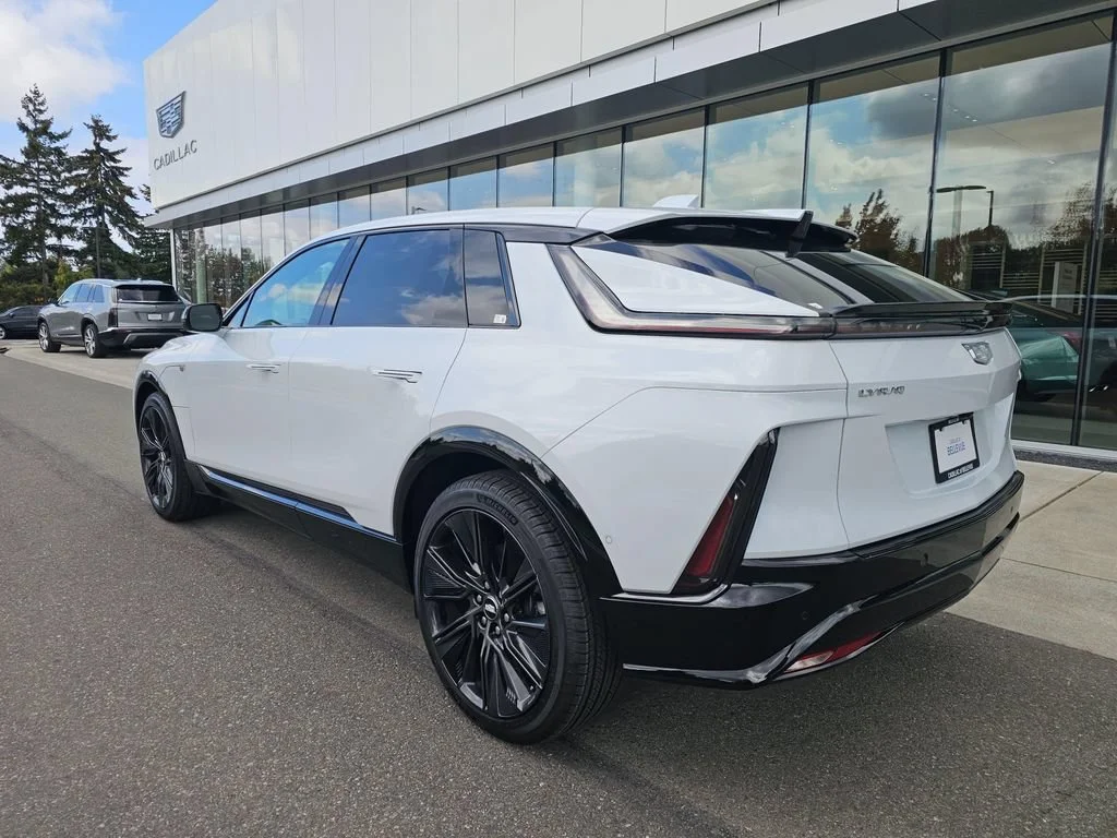 New 2027 Vibrant White Tricoat Cadillac Signature Sport image 5