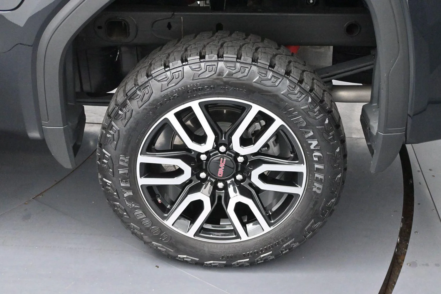 Used 2024 Titanium Rush Metallic GMC AT4 image 33
