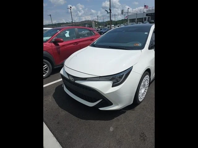 Used 2022 White Toyota SE Nightshade Edition image 13