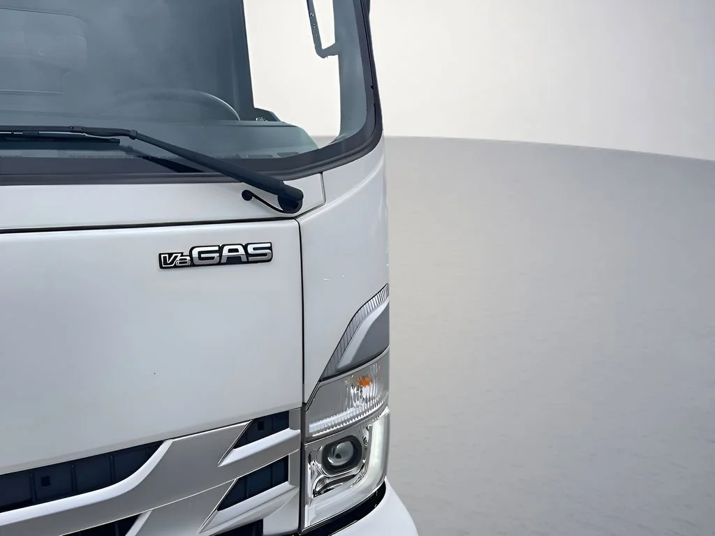 Used 2024 Arc White Chevrolet 1WT image 27