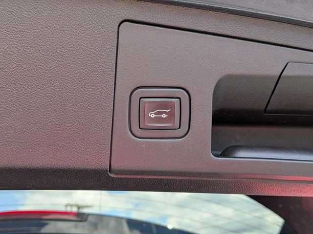 Used 2021 Gray Cadillac Premium Luxury image 22