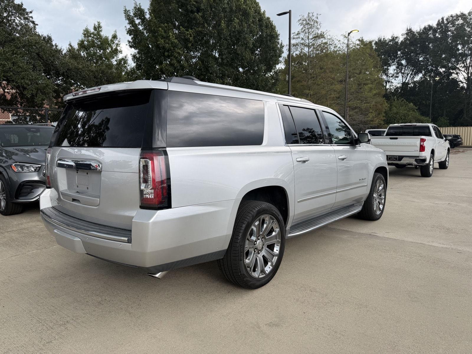 Used 2016 Quicksilver Metallic GMC Denali image 27