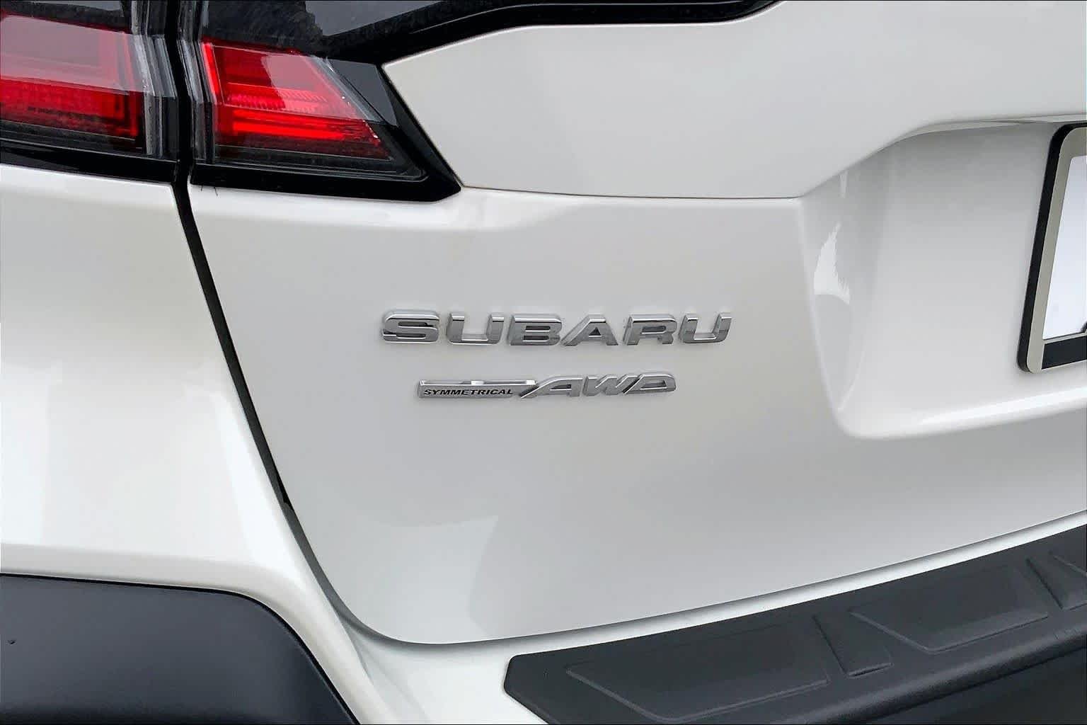 Used 2025 Crystal White Pearl Subaru Premium image 30