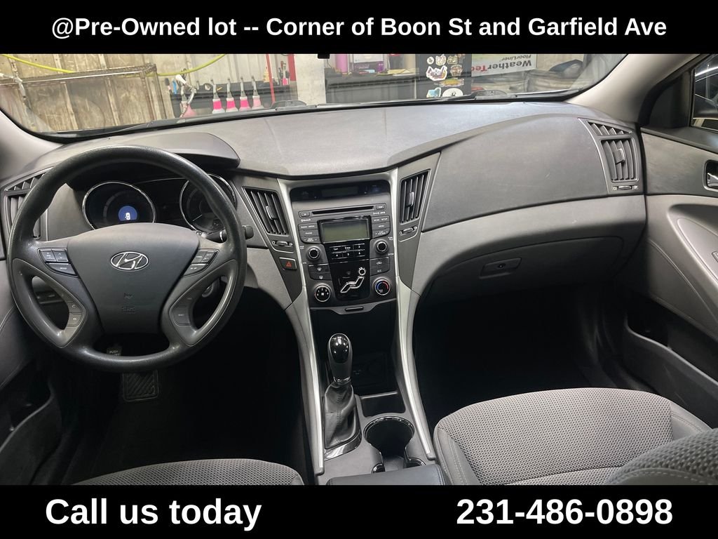 Used 2013 Black Hyundai GLS image 18