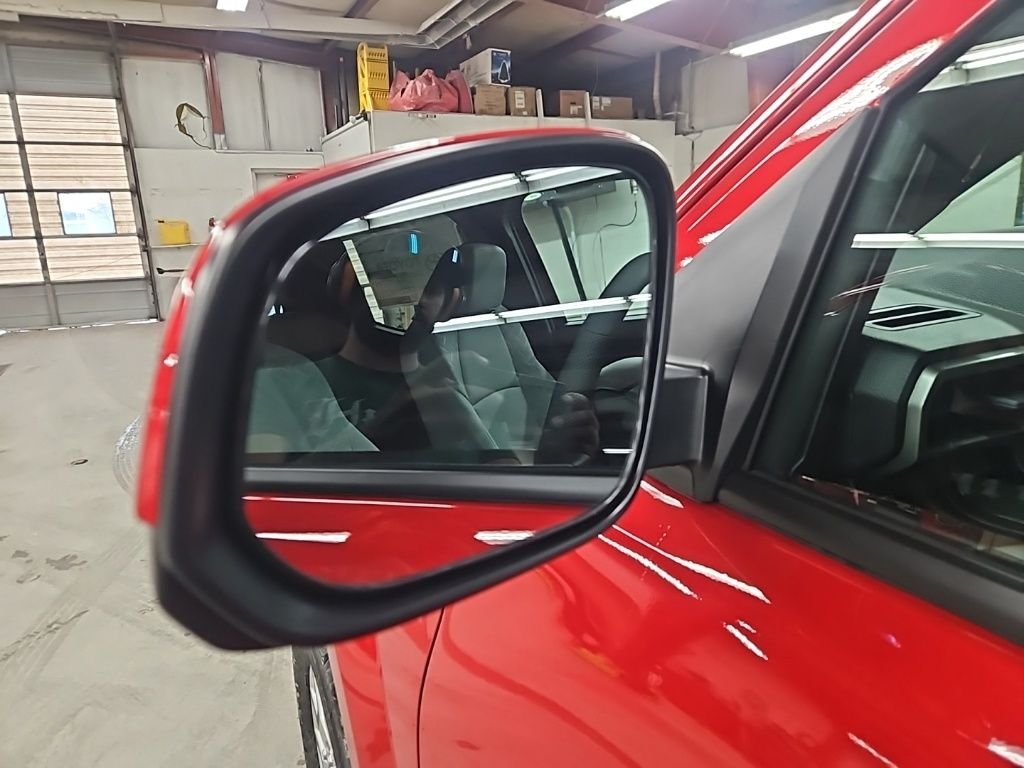 2025 Toyota Tacoma SR5 - Photo 11