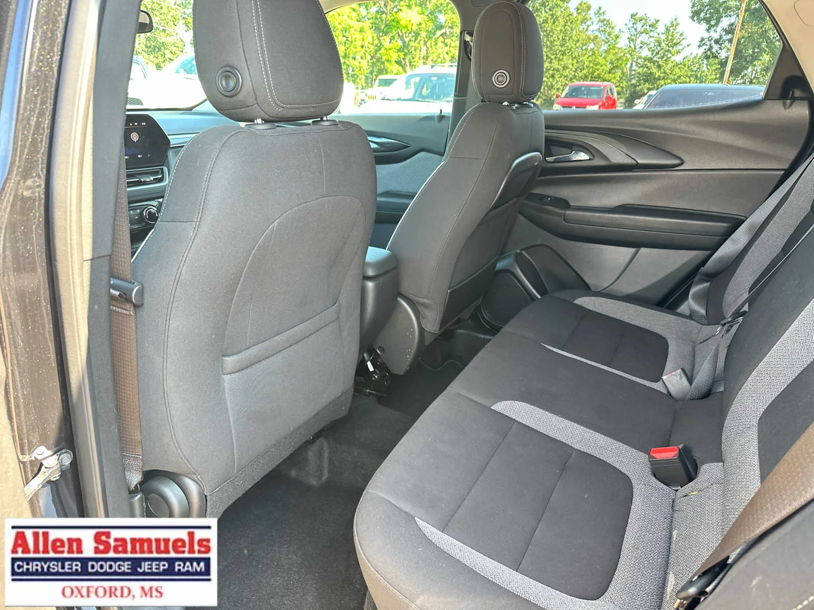 Used 2025 Mosaic Black Metallic Chevrolet LT image 12