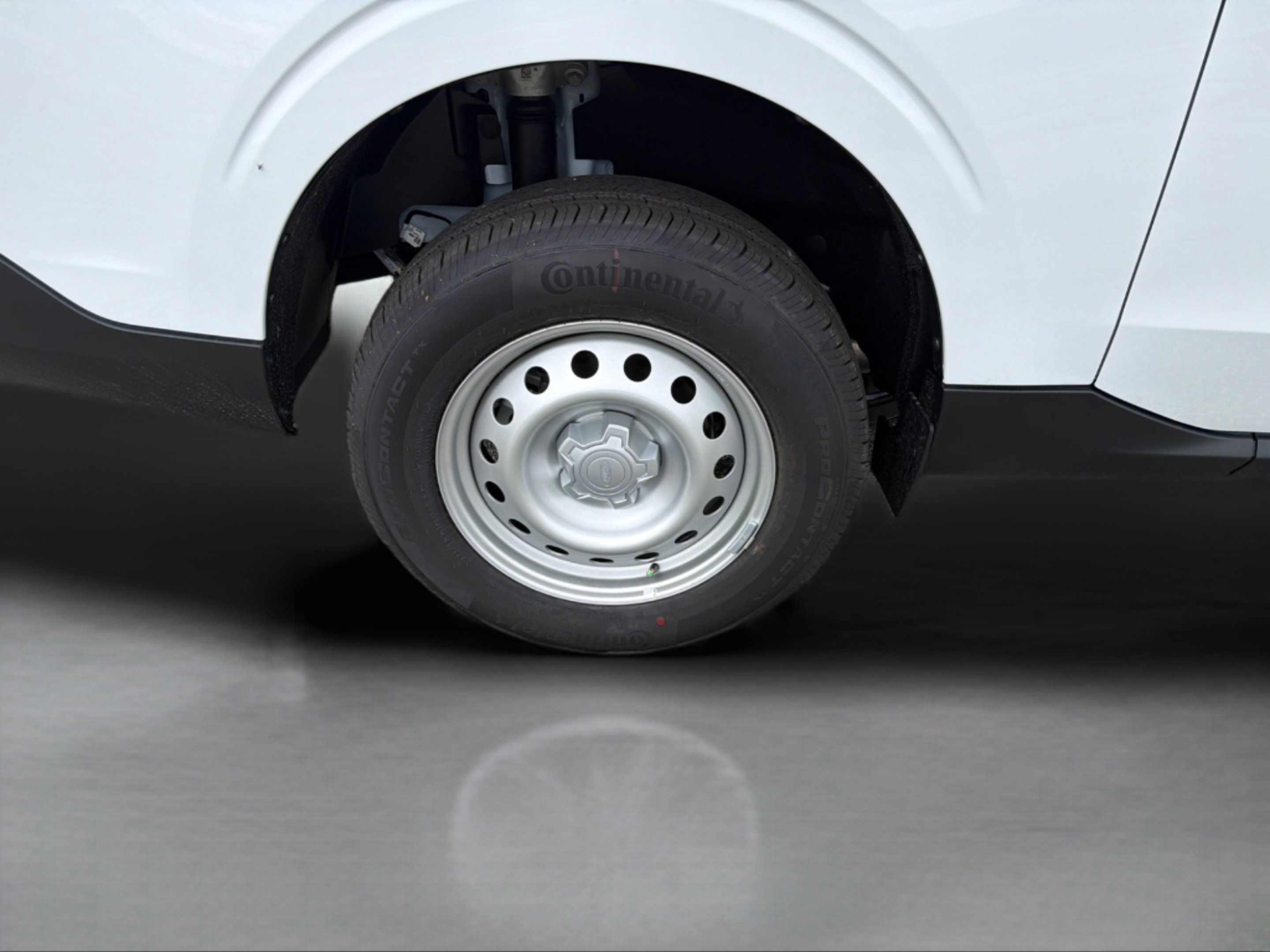 New 2026 Oxford White Ford XL image 30