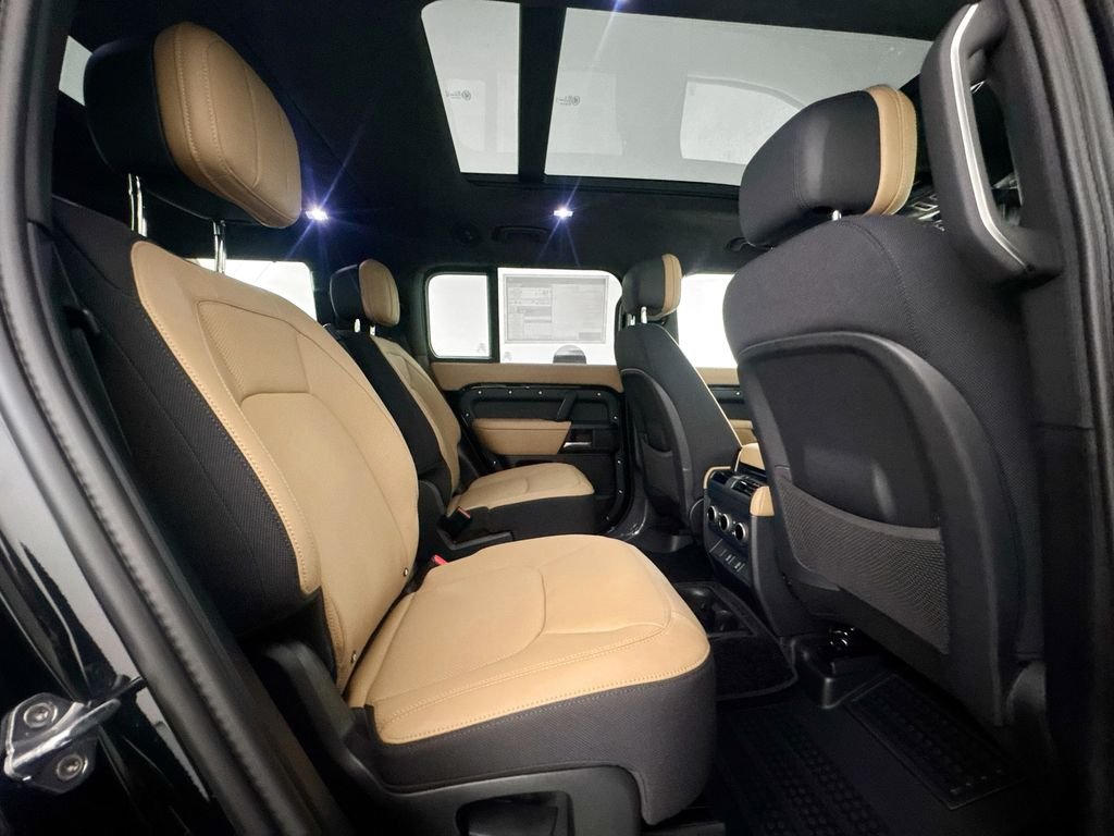 New 2026 Santorini Black Land Rover V8 image 27