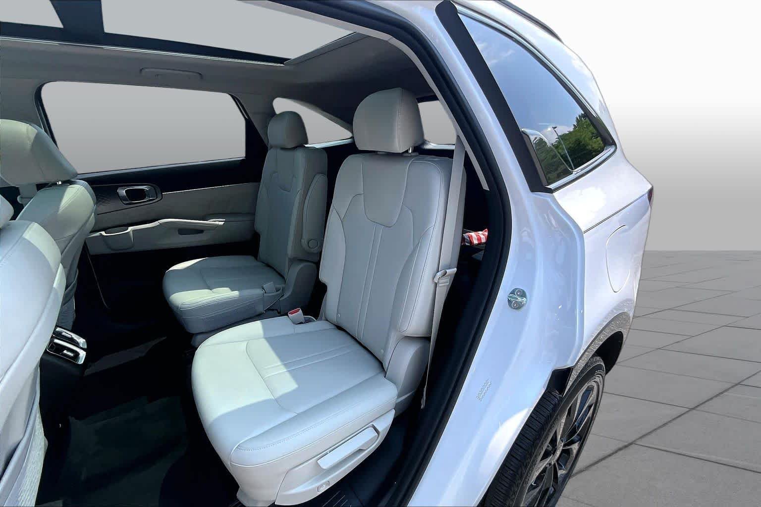 Used 2023 Glacial White Pearl Kia SX image 20