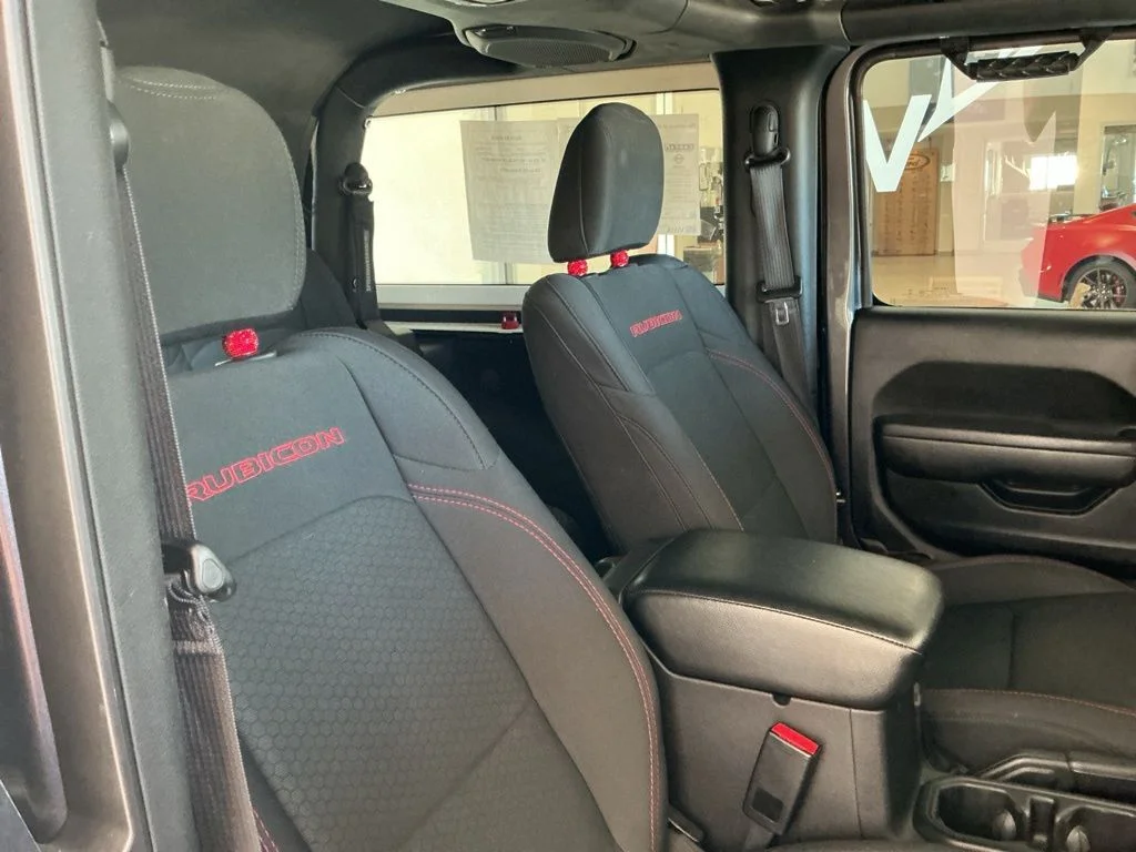 Used 2022 Crystal Metallic Jeep Rubicon image 24