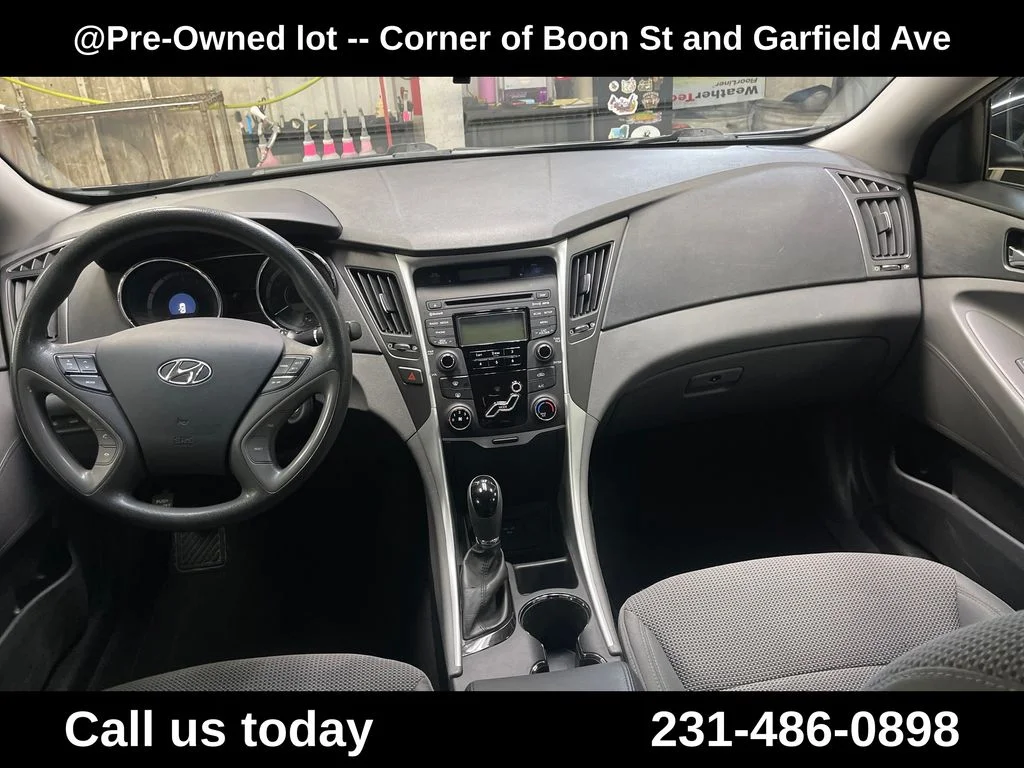 Used 2013 Black Hyundai GLS image 18