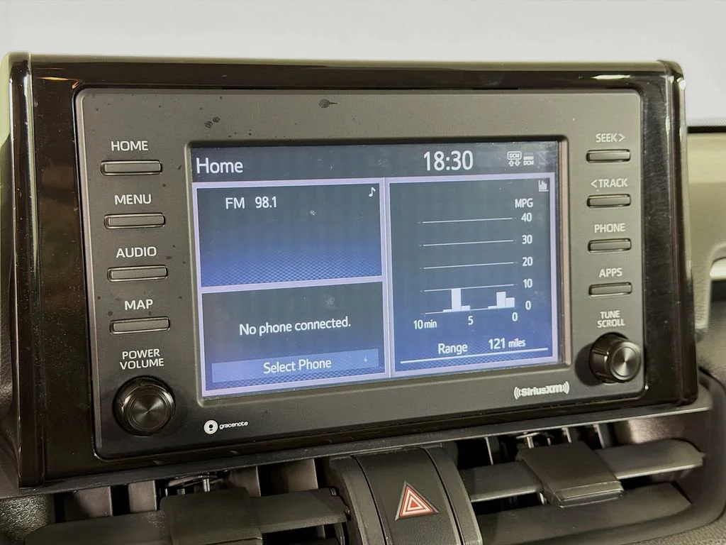 Used 2021  Toyota XLE image 15