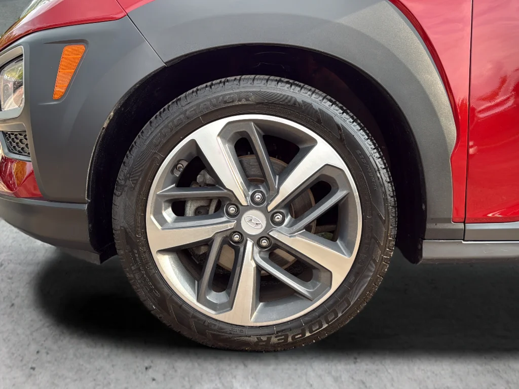 Used 2020 Red Hyundai Ultimate image 38