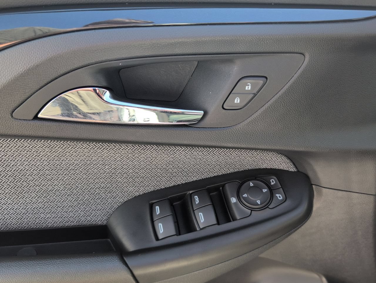 Used 2023 Summit White Chevrolet LT image 21