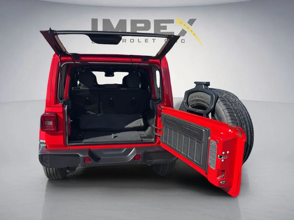 Used 2025 Red Jeep Sahara image 29