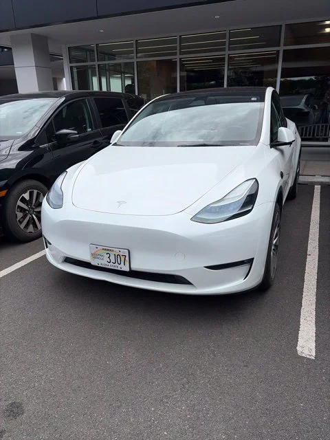 Used 2023 White Tesla Long Range image 1