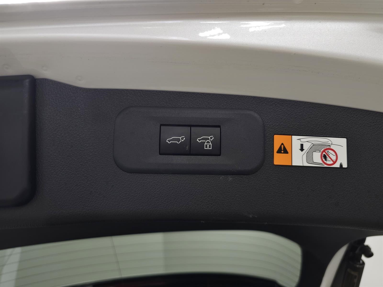 Certified Used 2025 White Lexus  image 9