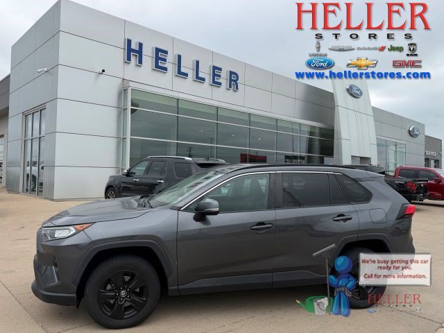 Used 2021 Magnetic Gray Metallic Toyota XLE image 1
