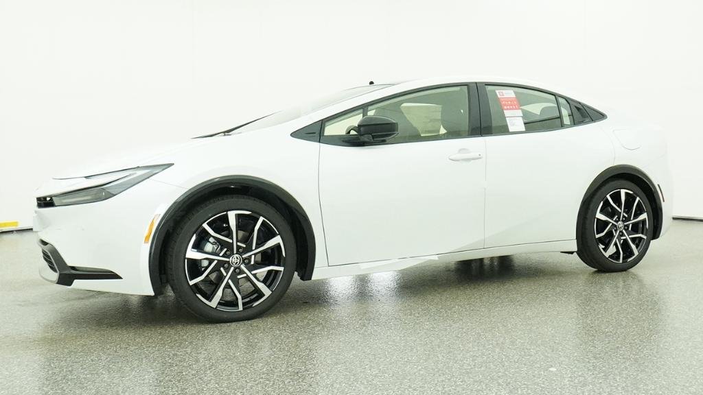 New 2026 Wind Chill Pearl Toyota XSE image 2