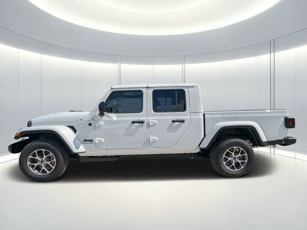 New 2026 Bright White Clear-Coat Exterior Paint Jeep Sport S image 7