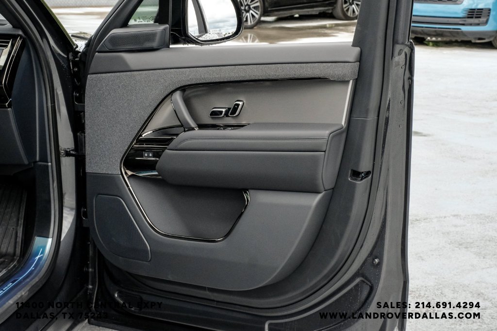 New 2026 Carpathian Gray Land Rover SE image 48