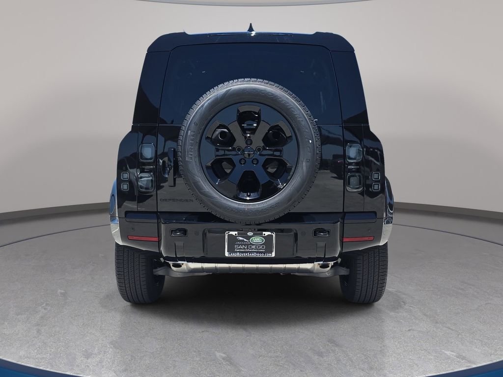 New 2026 Santorini Black Land Rover X-Dynamic SE image 6