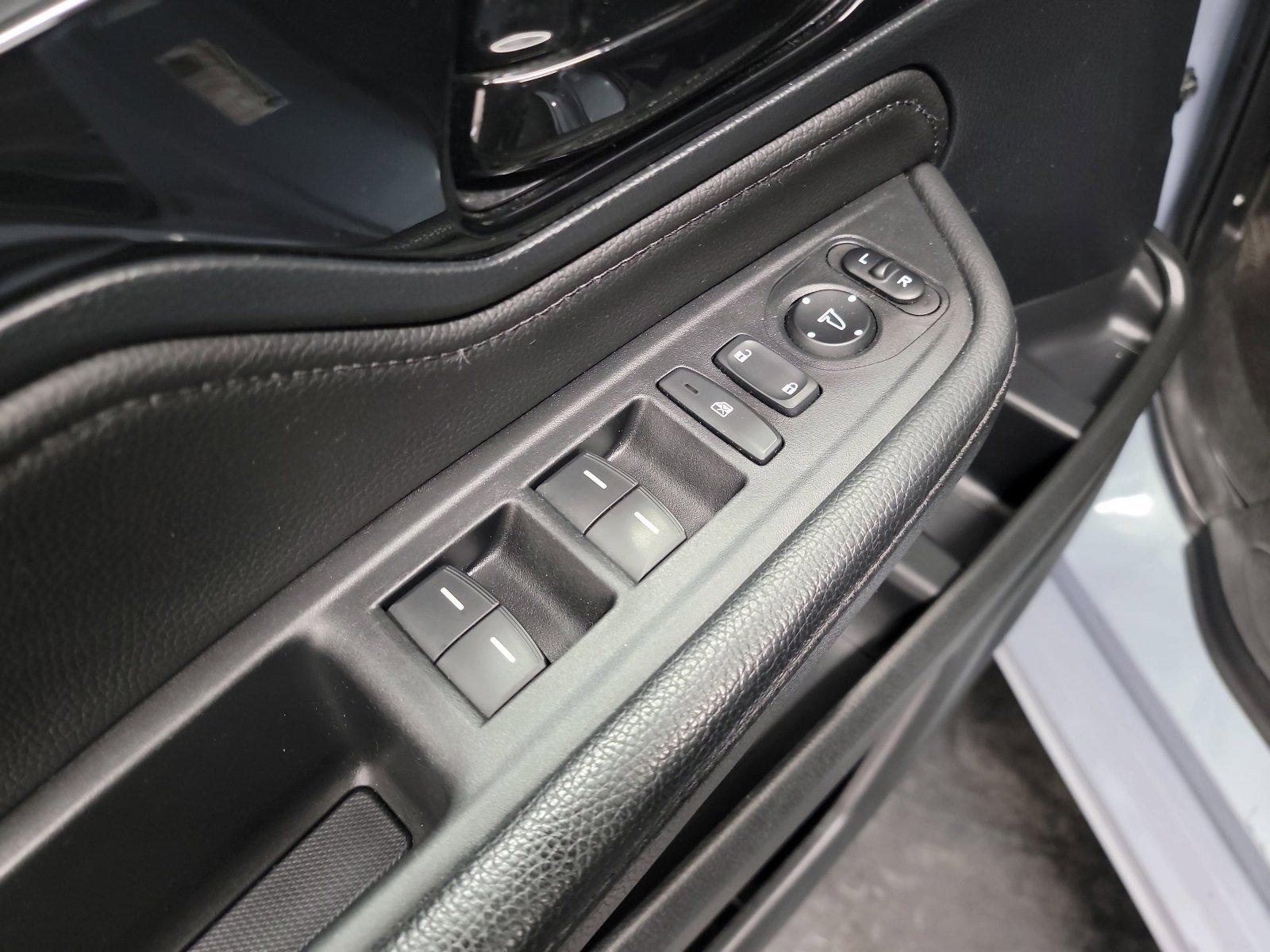 2023 Honda Odyssey Touring - Photo 44
