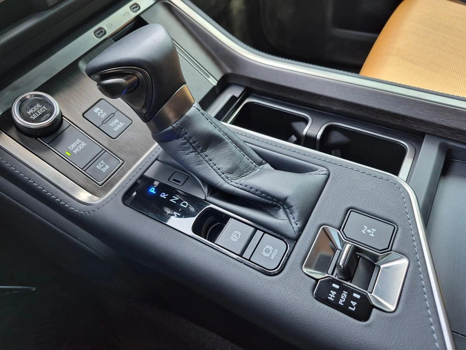 Certified Used 2025 Atomic Silver Lexus PREMIUM PLUS image 14