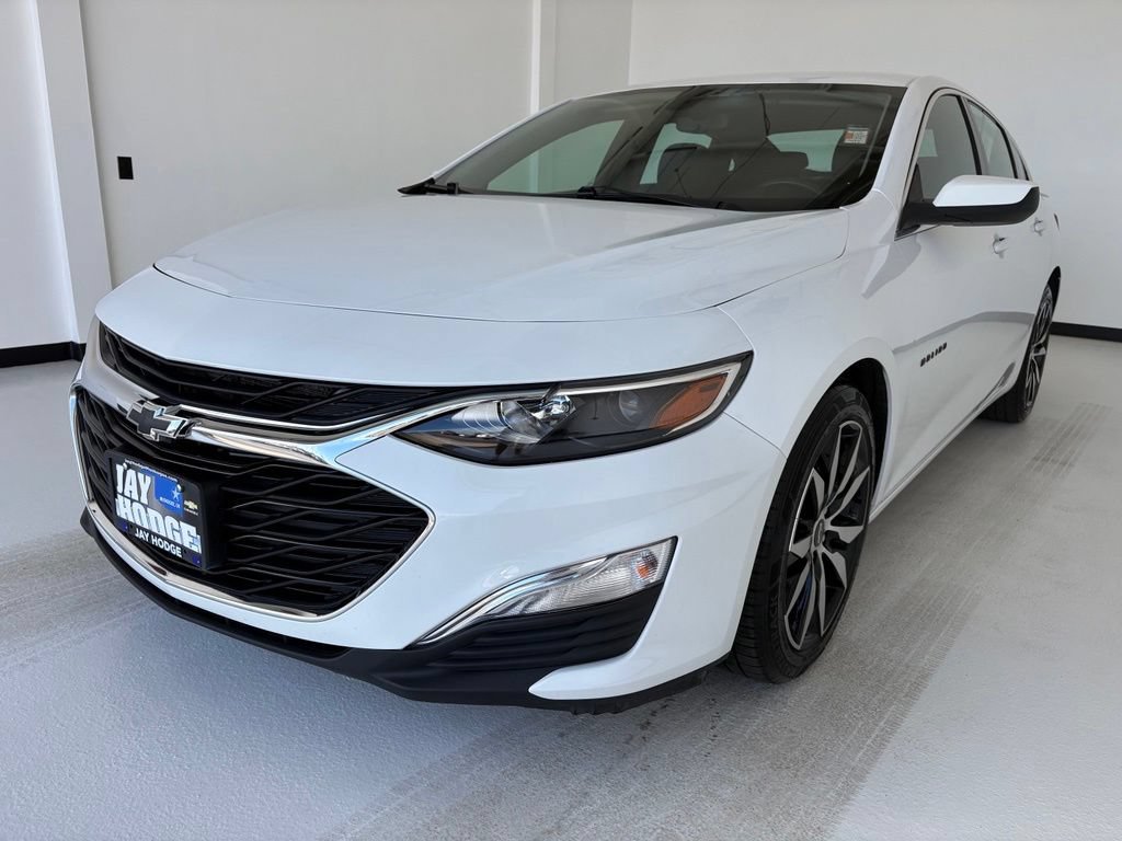 Used 2021 SUMMIT WHITE Chevrolet RS image 14