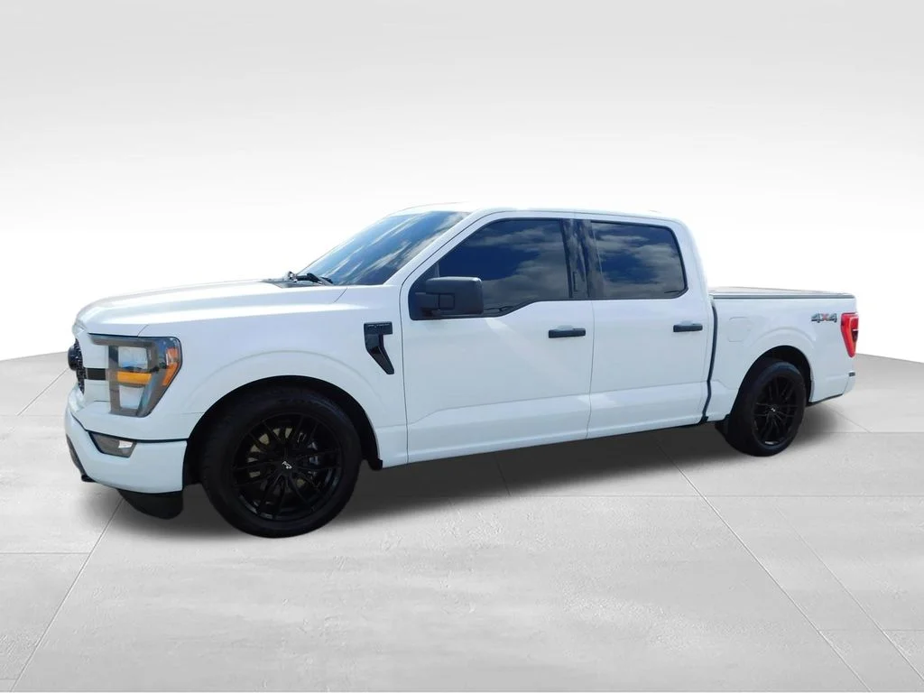 Used 2023 Oxford White Ford XLT image 13